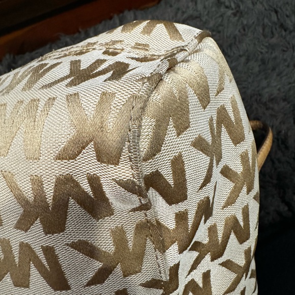 Michael Kors Beige Tall Canvas Signature Tote - Picture 8 of 12